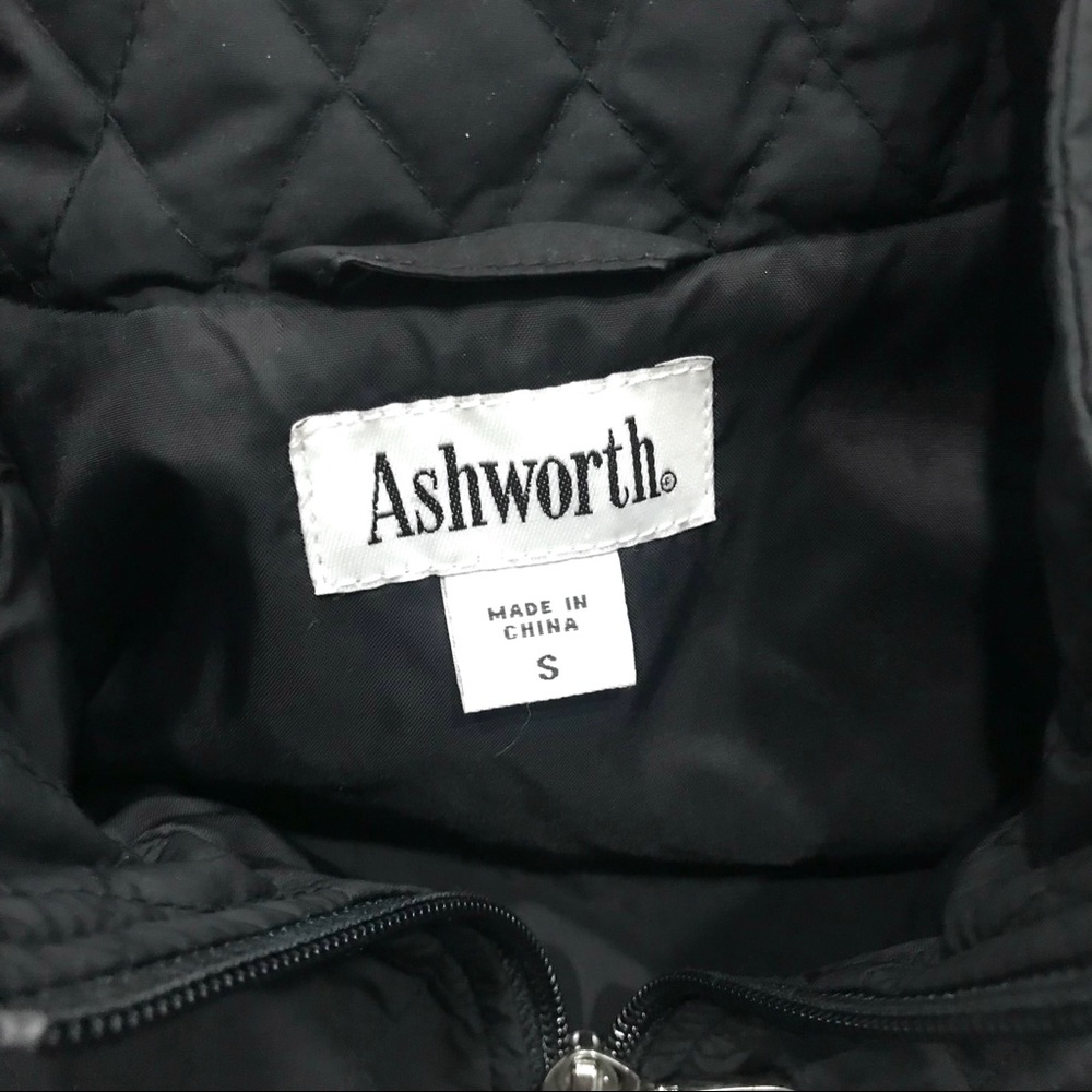 Ashworth Quilted Navy Blue Vest - Picture 3 of 4